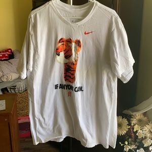 Tiger woods T-shirt